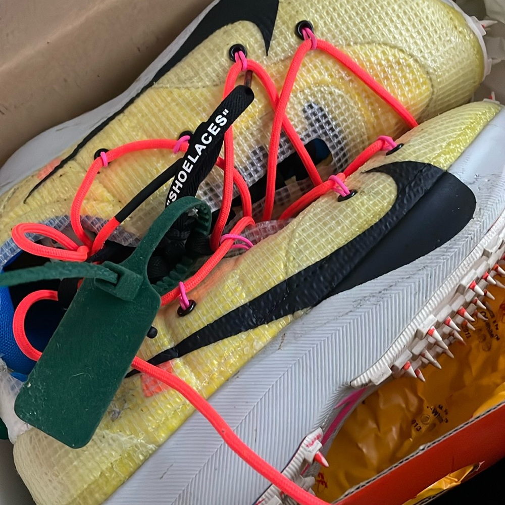 Off white vapor street yellow